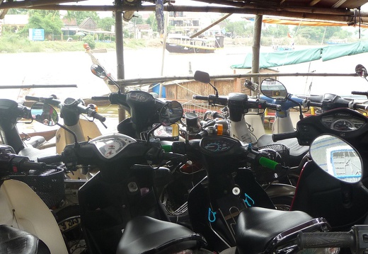 Mopeds in Vietnam 2