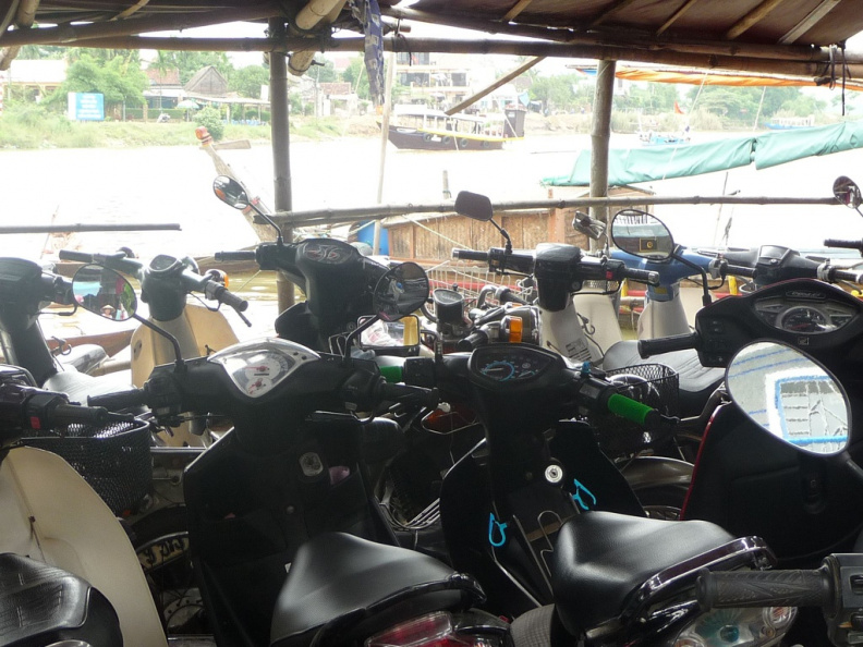 Mopeds in Vietnam 2